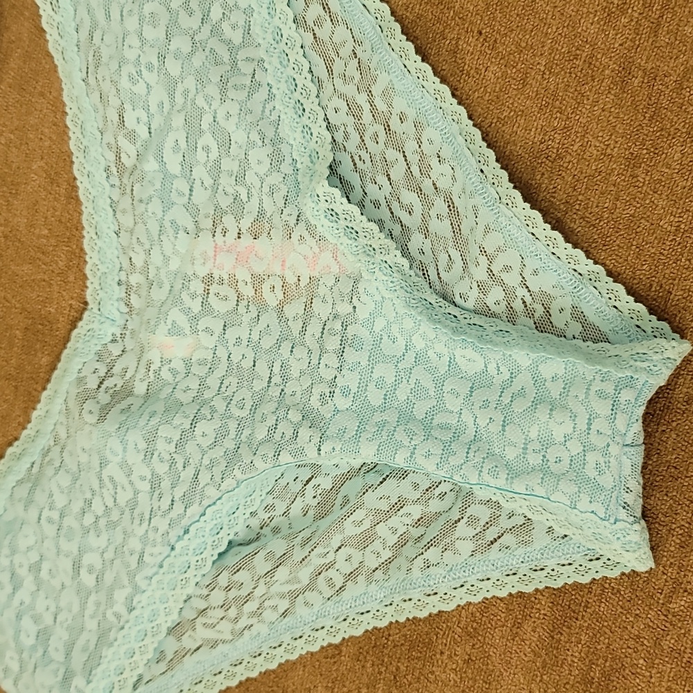 Victoria's Secret Lingerie Set - Picture 8 of 16